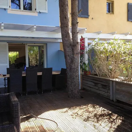 Сasa de vacaciones Maison Charmante A + Piscine