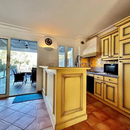 Сasa de vacaciones Maison Charmante A + Piscine