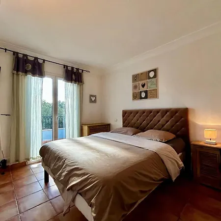 Сasa de vacaciones Maison Charmante A + Piscine
