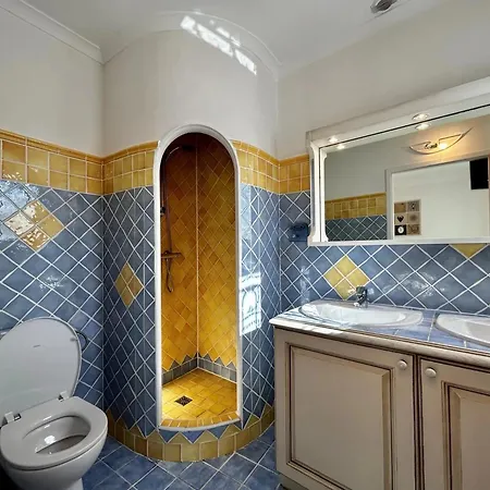 Holiday home Maison Charmante A + Piscine