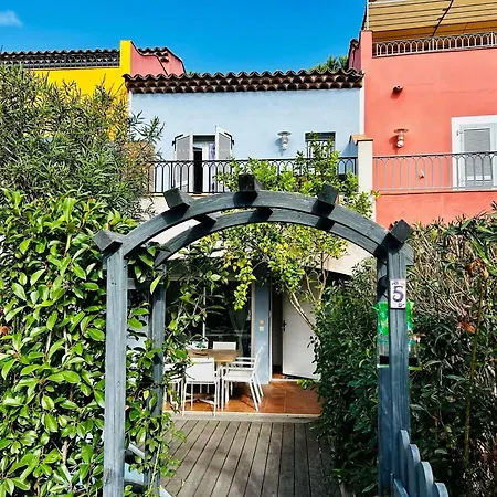 Holiday home Maison Charmante A + Piscine